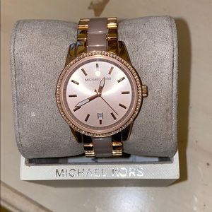 Michael kors slim runway watch
